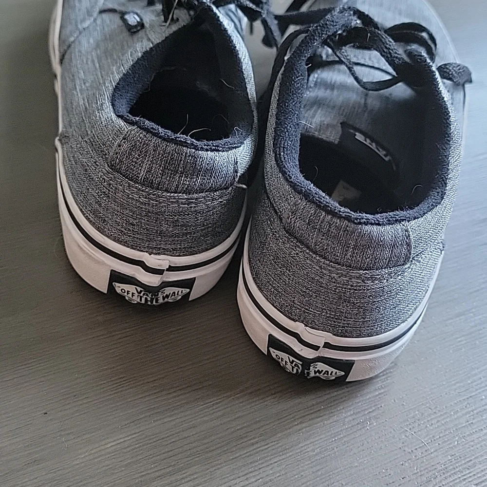 Vans shoes - Picture 2 of 3